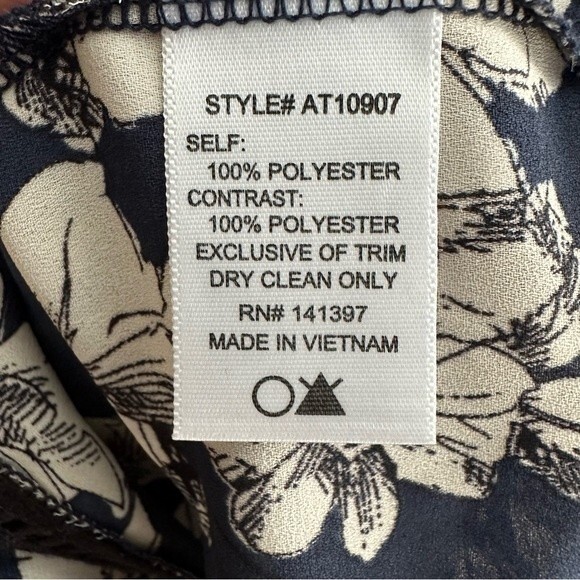 ASTR Floral Long Sleeve Top Size XS - Picture 4 of 8